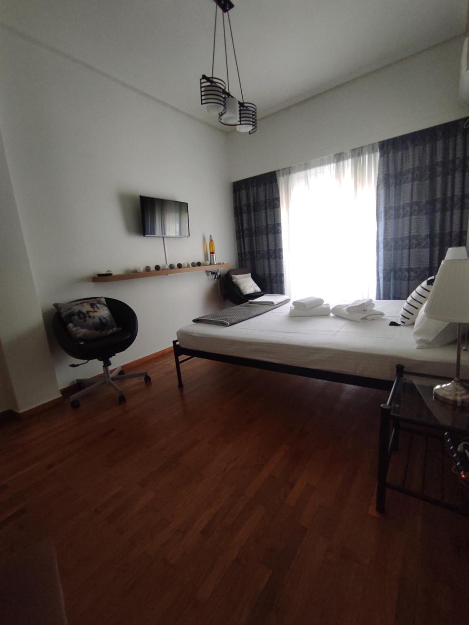 Cosy Apartment On Dragon Street Атина Екстериор снимка